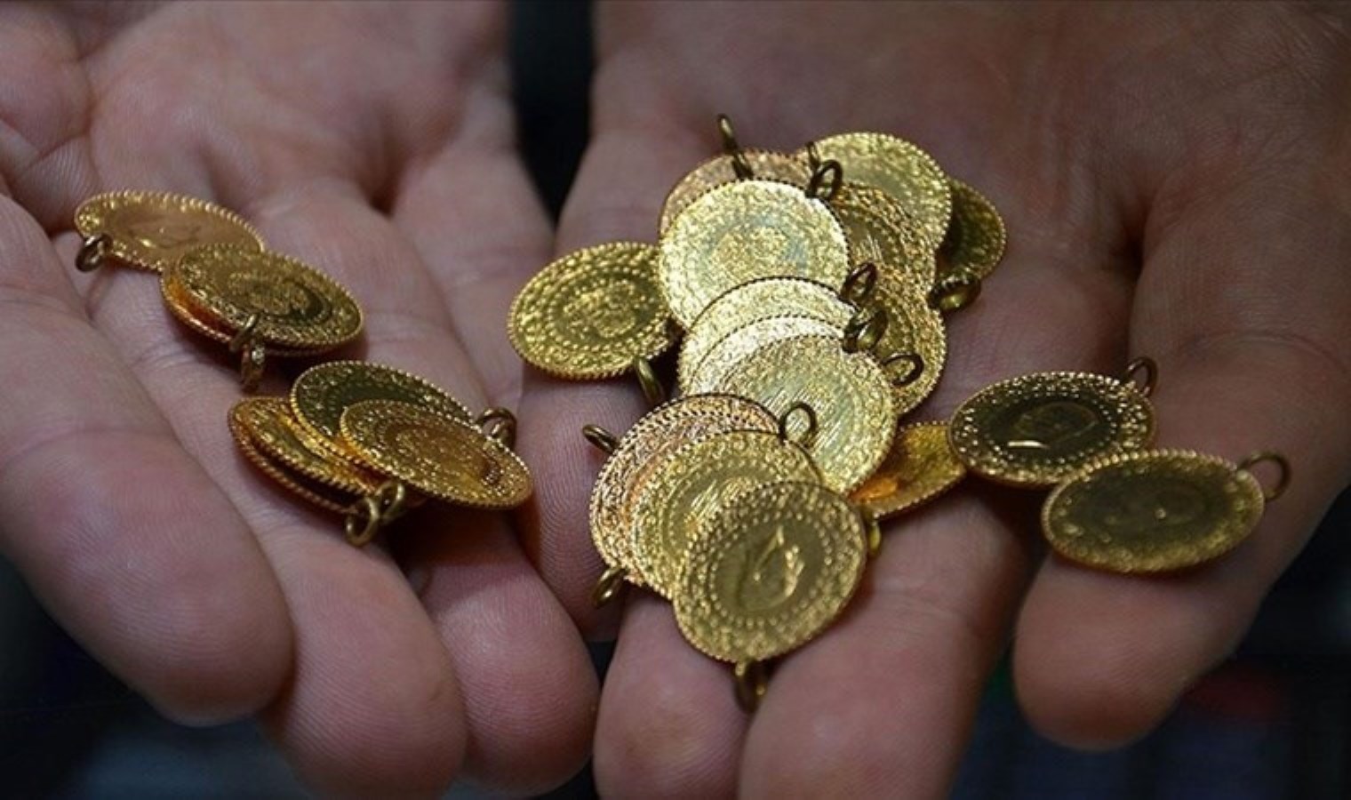 Altının gram fiyatı güne düşüşle başladı! Gram altın, çeyrek altın, Cumhuriyet altını ne kadar oldu? 19 Temmuz 2024 altın fiyatları…